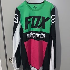 Brand new fox graphic .